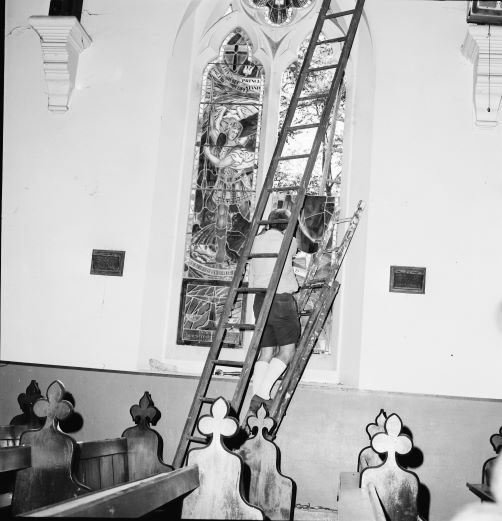 Philip Handel installing windows